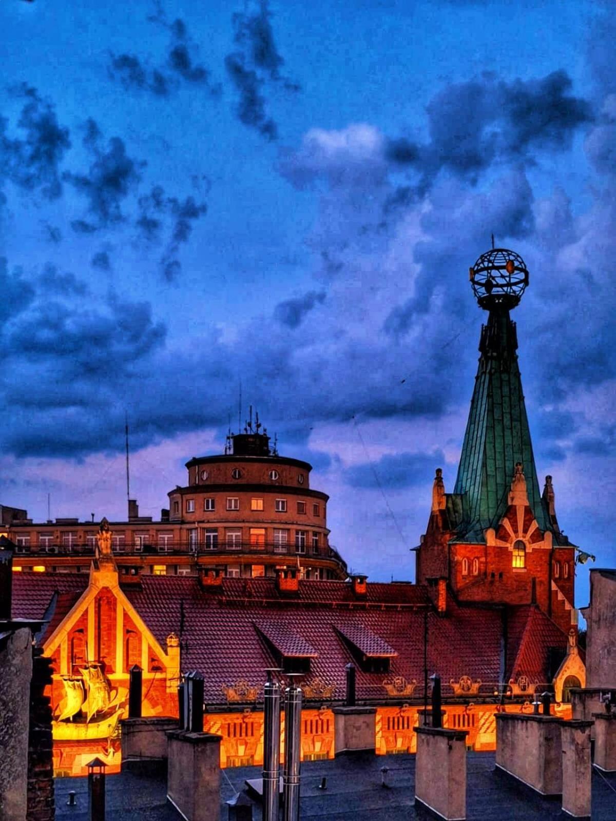 With Entresol Old Town Апартаменти