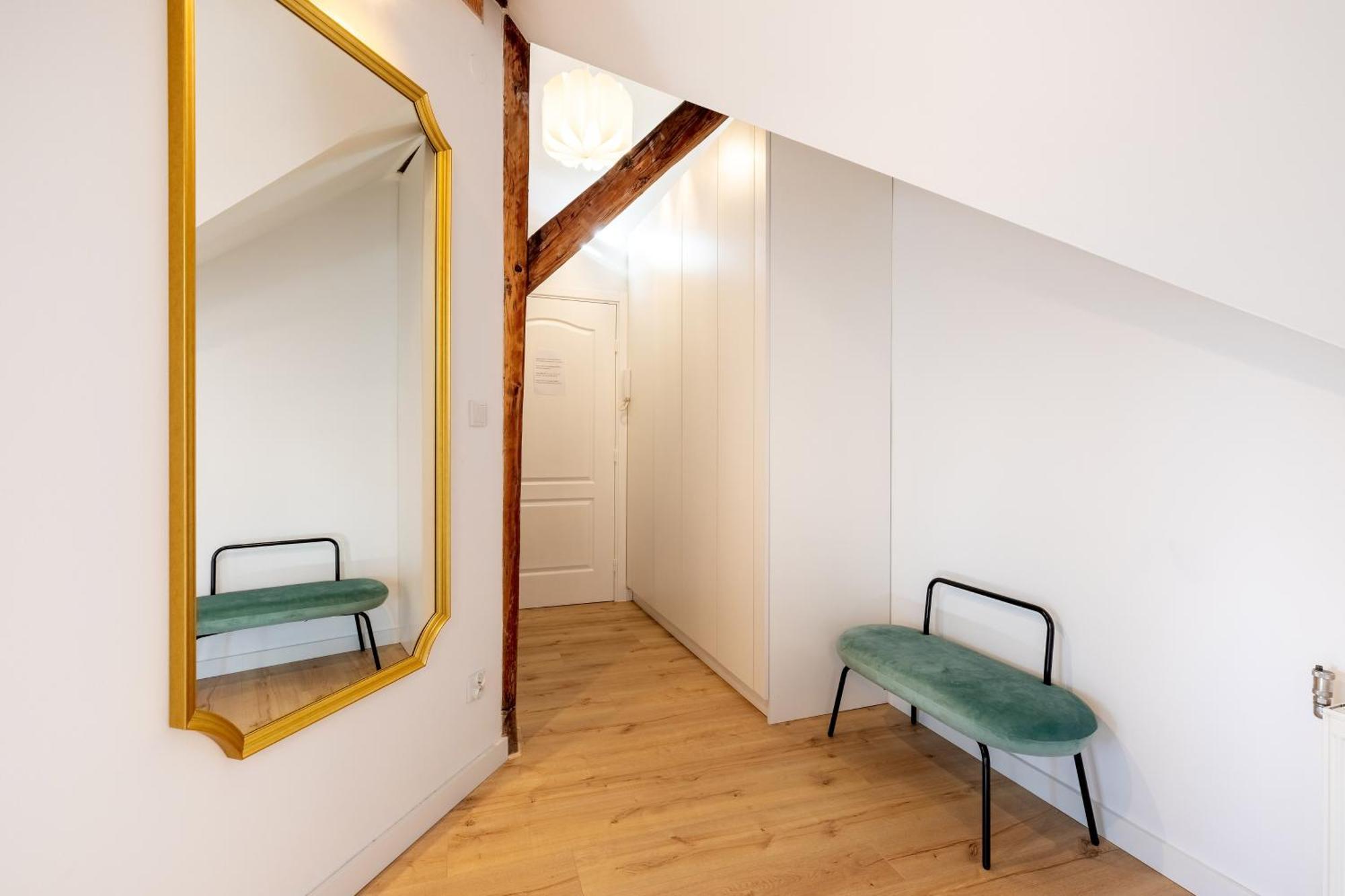 With Entresol Old Town Apartment Krakau